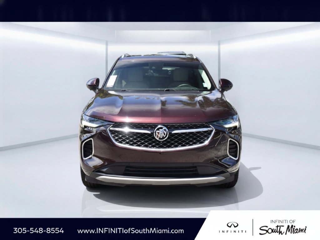 Used 2022 Buick Envision Avenir w/ Technology Package II FWD image 2