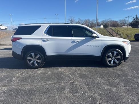 Used 2018 Chevrolet Traverse LT image 6