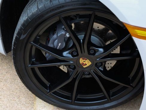 Used 2025 Porsche 718 Cayman image 12