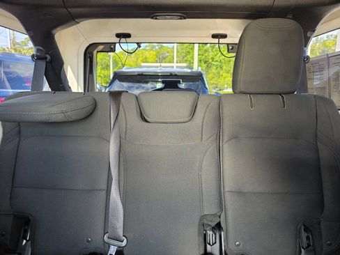 Used 2018 Jeep Wrangler Unlimited Sport S AWD/4WD image 36