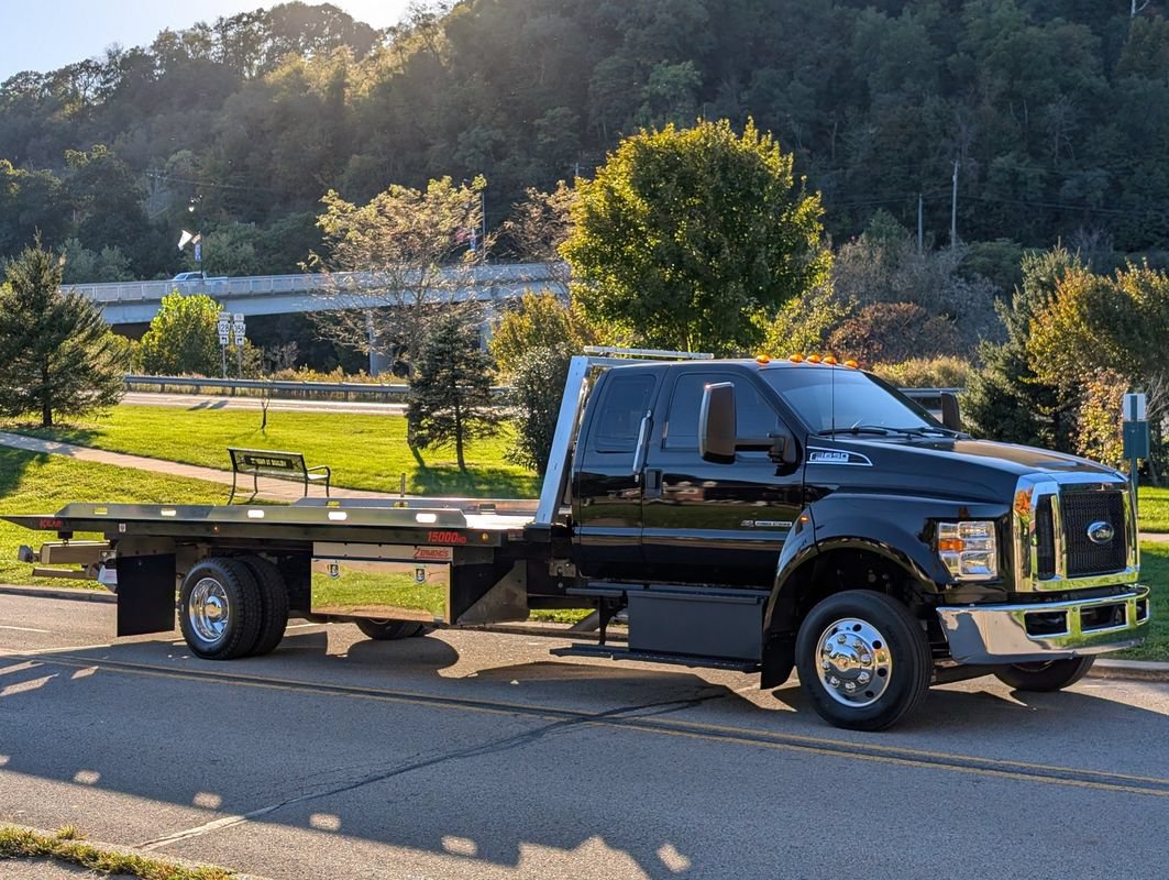Used 2026 Ford F650 2WD SuperCab Super Duty image 3