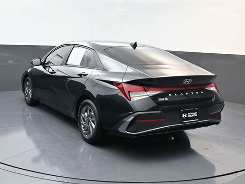 Certified 2024 Hyundai Elantra SEL image 5