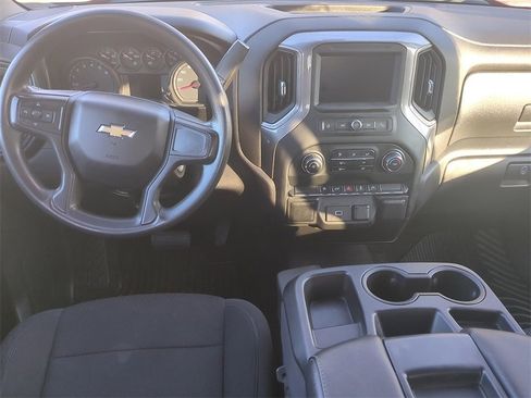 Used 2020 Chevrolet Silverado 1500 Custom w/ Custom Value Package image 12