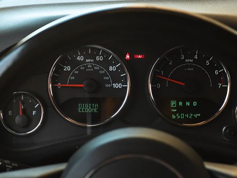 Used 2018 Jeep Wrangler Unlimited Sport S AWD/4WD image 36