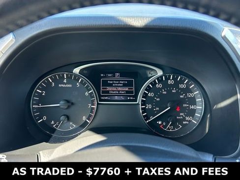 Used 2018 Nissan Pathfinder SL w/ Midnight Edition Package image 19