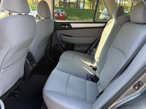 Used 2018 Subaru Outback 2.5i Premium image 10