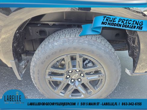 Used 2024 Chevrolet Silverado 1500 Custom w/ Turbomax Blackout Package AWD/4WD image 19