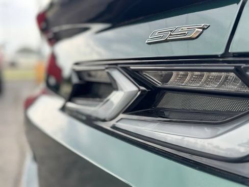 Used 2015 Chevrolet Camaro SS w/ Green Flash Special Edition RWD image 7