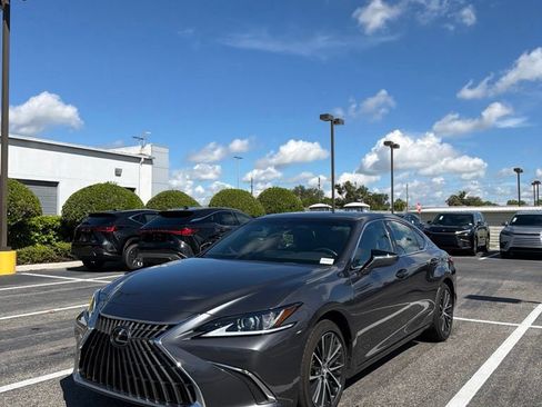 Used 2025 Lexus ES 350 w/ Premium Package FWD image 1