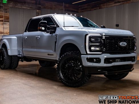 Used 2026 Ford F350 Platinum w/ FX4 Off-Road Package AWD/4WD image 1