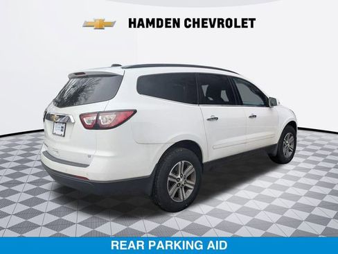 Used 2017 Chevrolet Traverse LT image 3