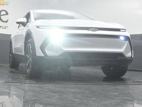 New 2026 Chevrolet Equinox EV LT FWD image 3