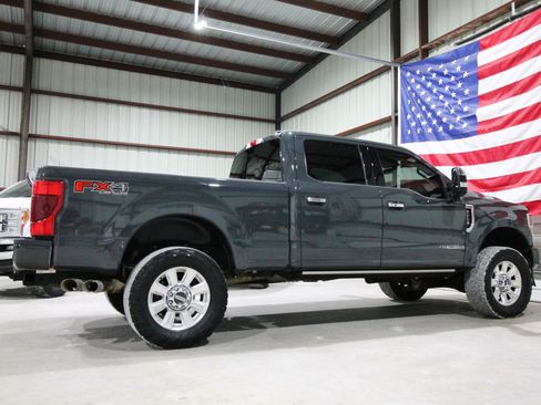 Used 2021 Ford F250 Platinum image 12