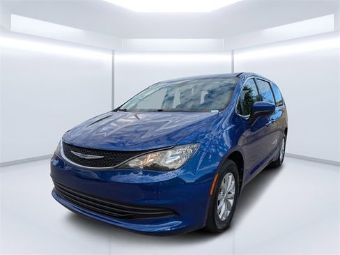 Used 2019 Chrysler Pacifica LX w/ Tire & Wheel Group image 7