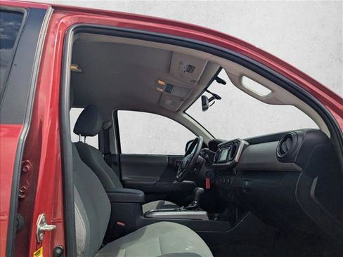 Used 2017 Toyota Tacoma SR5 w/ Tow Package RWD image 15