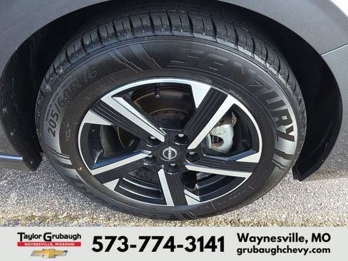 Used 2024 Nissan Sentra SV FWD image 10