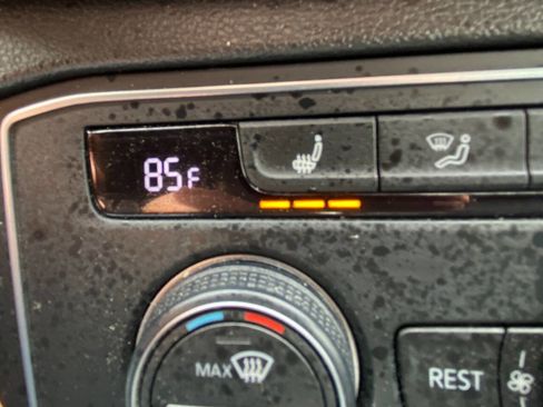 Used 2021 Volkswagen Atlas SE image 33