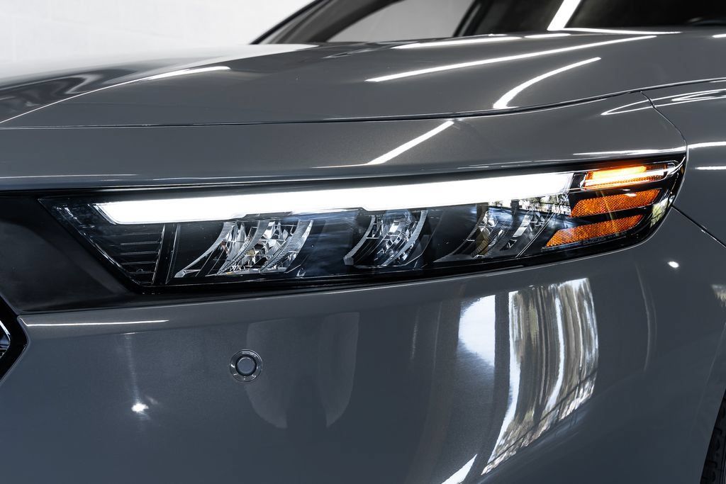 Used 2024 Honda Accord Touring image 9