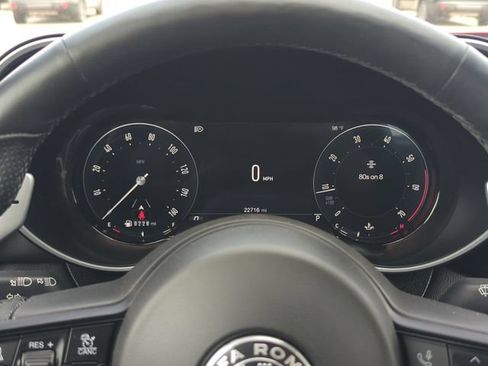 Used 2025 Alfa Romeo Giulia AWD image 16