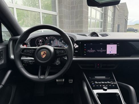 Used 2026 Porsche Cayenne S AWD/4WD image 34