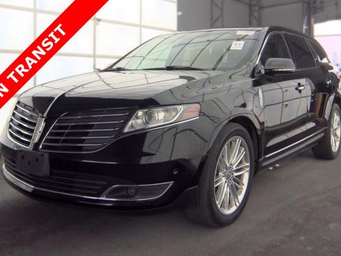 Used 2018 Lincoln MKT AWD w/ Technology Package image 1