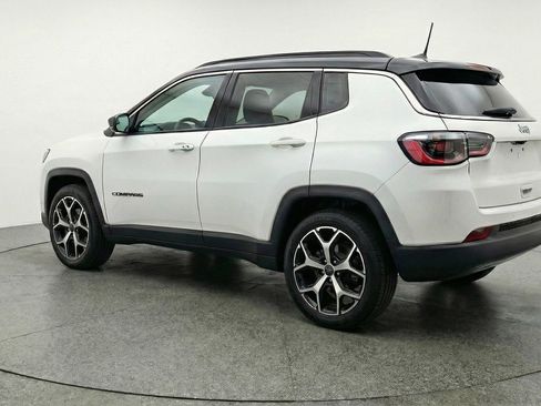 Used 2025 Jeep Compass Limited AWD/4WD image 5