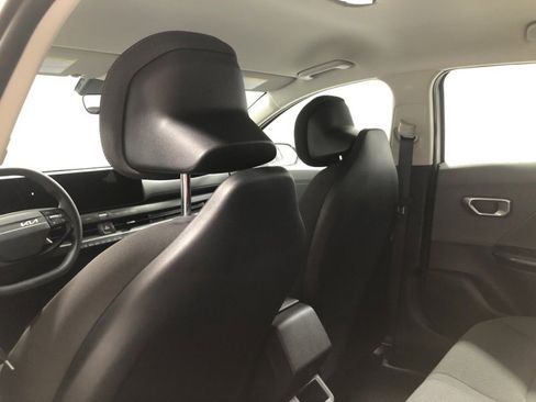 New 2025 Kia K4 LX image 16