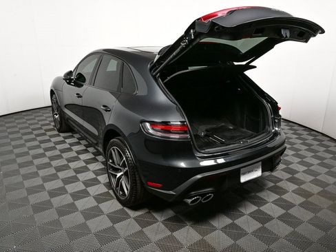 Certified 2025 Porsche Macan image 33