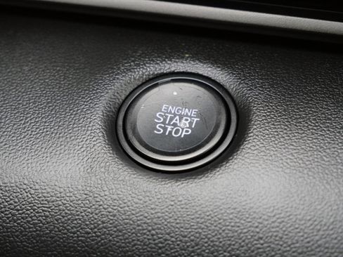 Certified 2025 Hyundai Elantra Sport image 29