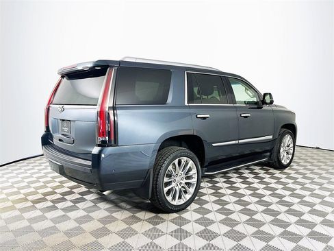 Used 2019 Cadillac Escalade Luxury image 7