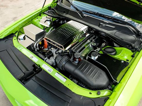 Used 2015 Dodge Challenger SRT Hellcat RWD image 41