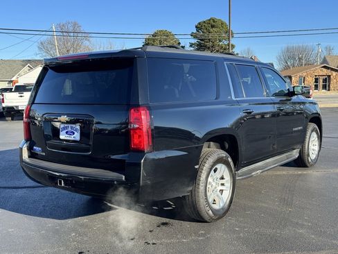 Used 2018 Chevrolet Suburban LT image 24