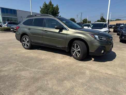 Used 2018 Subaru Outback 2.5i Limited AWD/4WD image 2