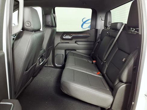New 2026 GMC Sierra 1500 SLT image 20
