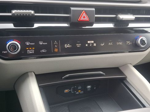 New 2026 Kia Sportage EX w/ EX Panoramic Sunroof Package image 17