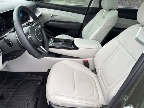 Used 2025 Hyundai Tucson Limited image 9