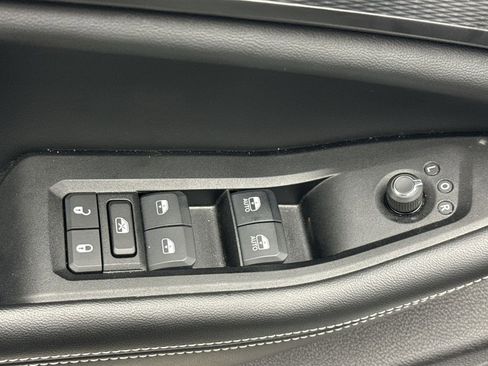 Used 2024 Jeep Grand Cherokee Laredo X w/ Trailer Tow Package image 17