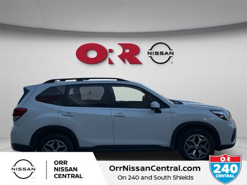 Used 2021 Subaru Forester Premium image 4