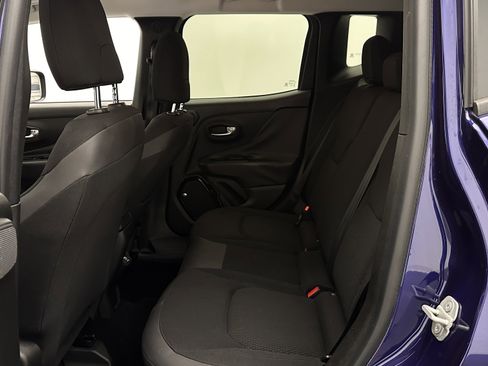 Used 2018 Jeep Renegade Altitude w/ Safety & Security Group FWD image 22
