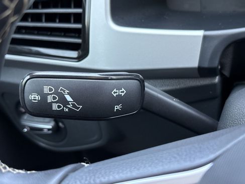 Used 2023 Volkswagen Atlas SEL AWD/4WD image 19