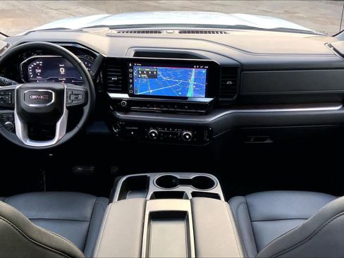 Used 2025 GMC Sierra 1500 SLT image 15