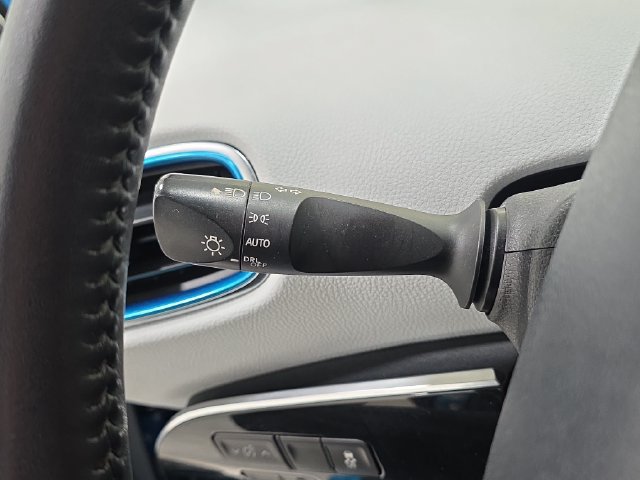 Used 2017 Toyota Prius Prime Premium FWD image 25