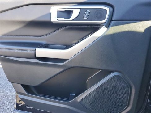 Used 2023 Ford Explorer XLT image 20