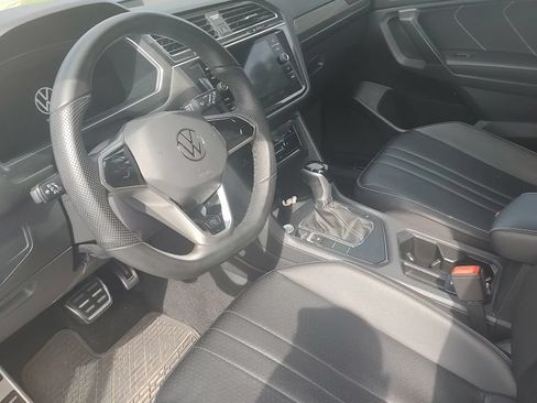 Used 2022 Volkswagen Tiguan SE R-Line FWD image 7
