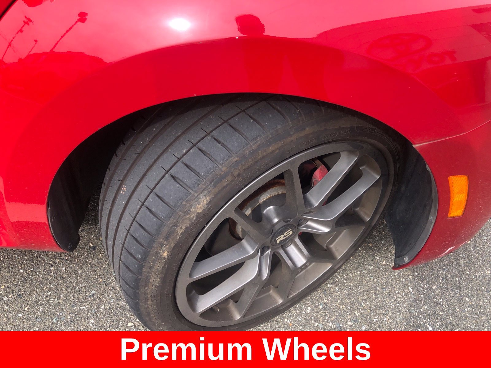 Used 2013 Volkswagen Beetle R-Line FWD image 4