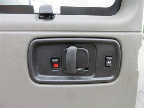 Used 2020 Chevrolet Express 3500 LS RWD image 7