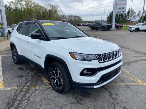 Used 2025 Jeep Compass Limited AWD/4WD image 7