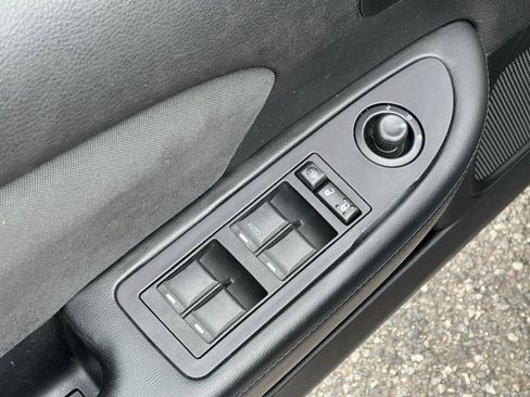 Used 2012 Chrysler 200 LX FWD image 10
