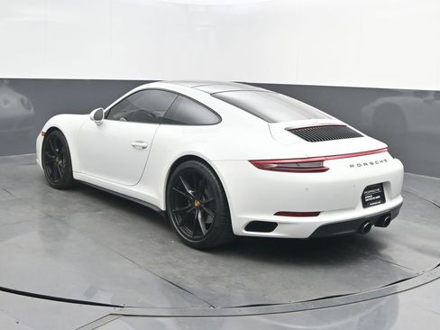 Certified 2018 Porsche 911 Carrera 4 image 3