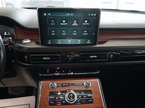 Used 2021 Lincoln Aviator Reserve AWD/4WD image 7
